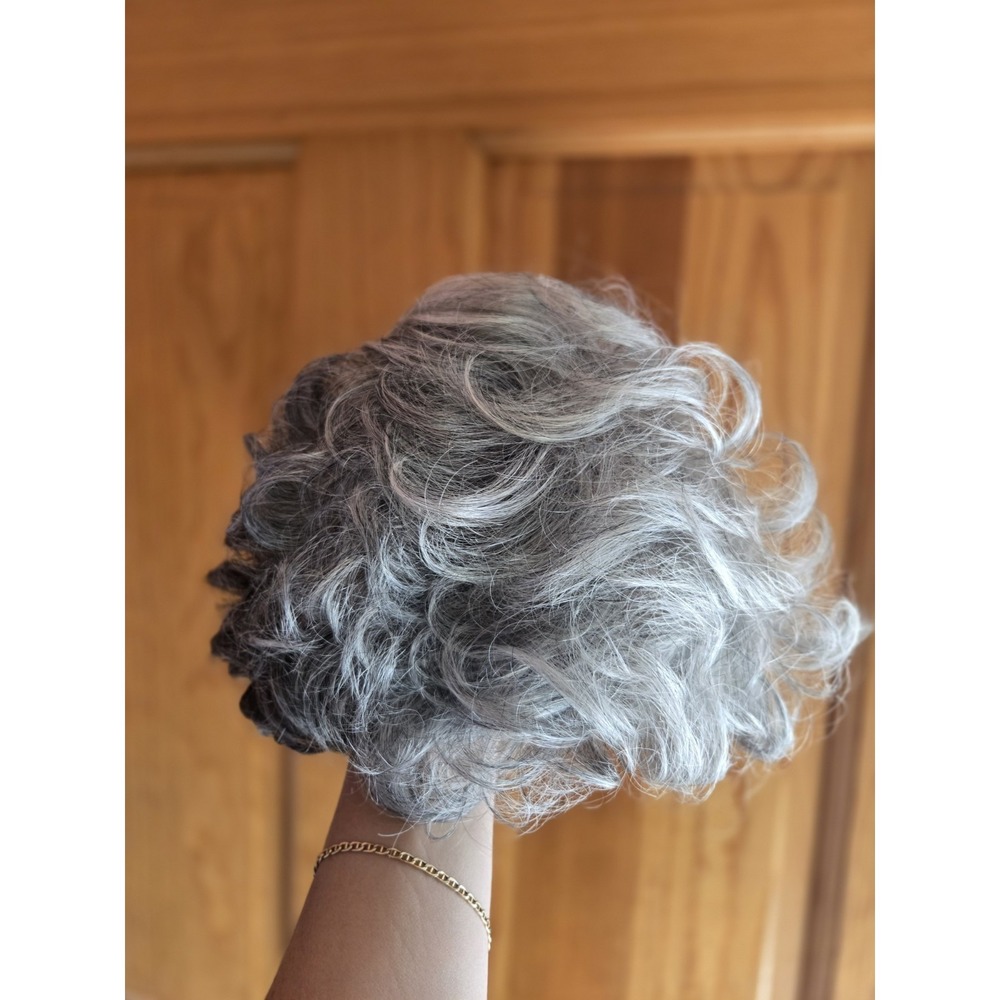 Tony Of Beverly Elura Blend Wig Petite Fina Short Grey Ombre Wavy 56F51F44 NIB